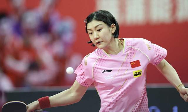 他把更衣室 他把更衣室